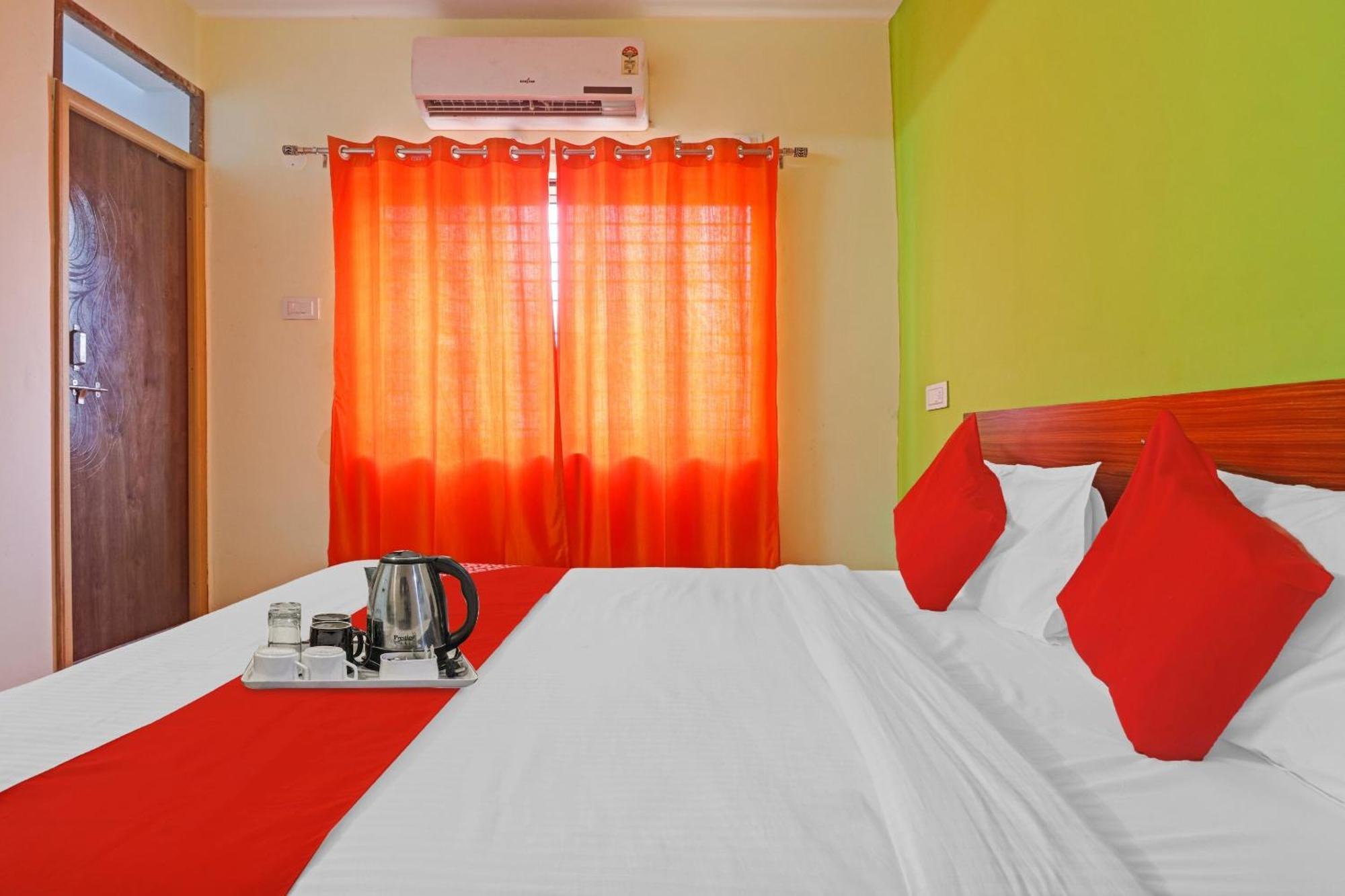Super Hotel O Dk Reddy Square Hyderabad Exterior photo