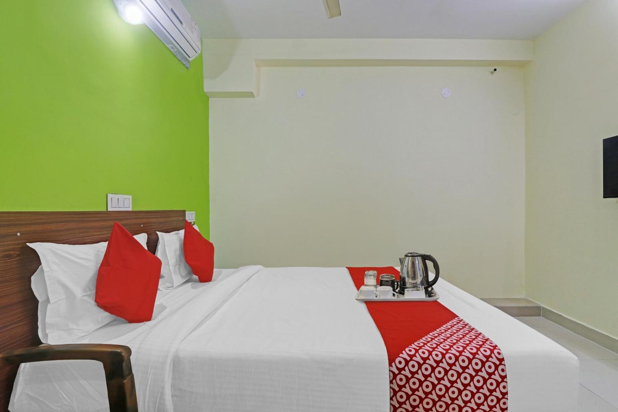 Super Hotel O Dk Reddy Square Hyderabad Exterior photo